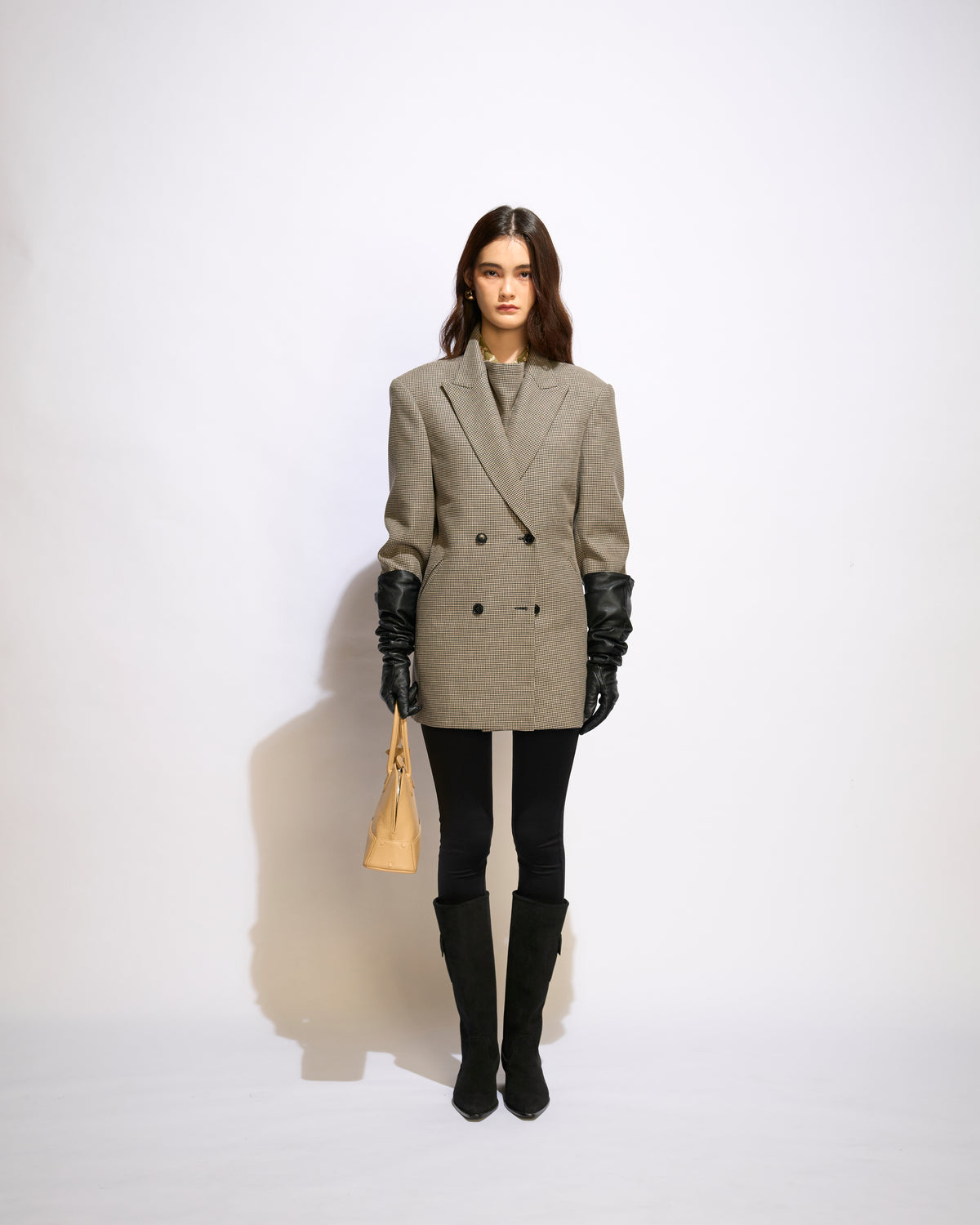 AW25-CLS-01