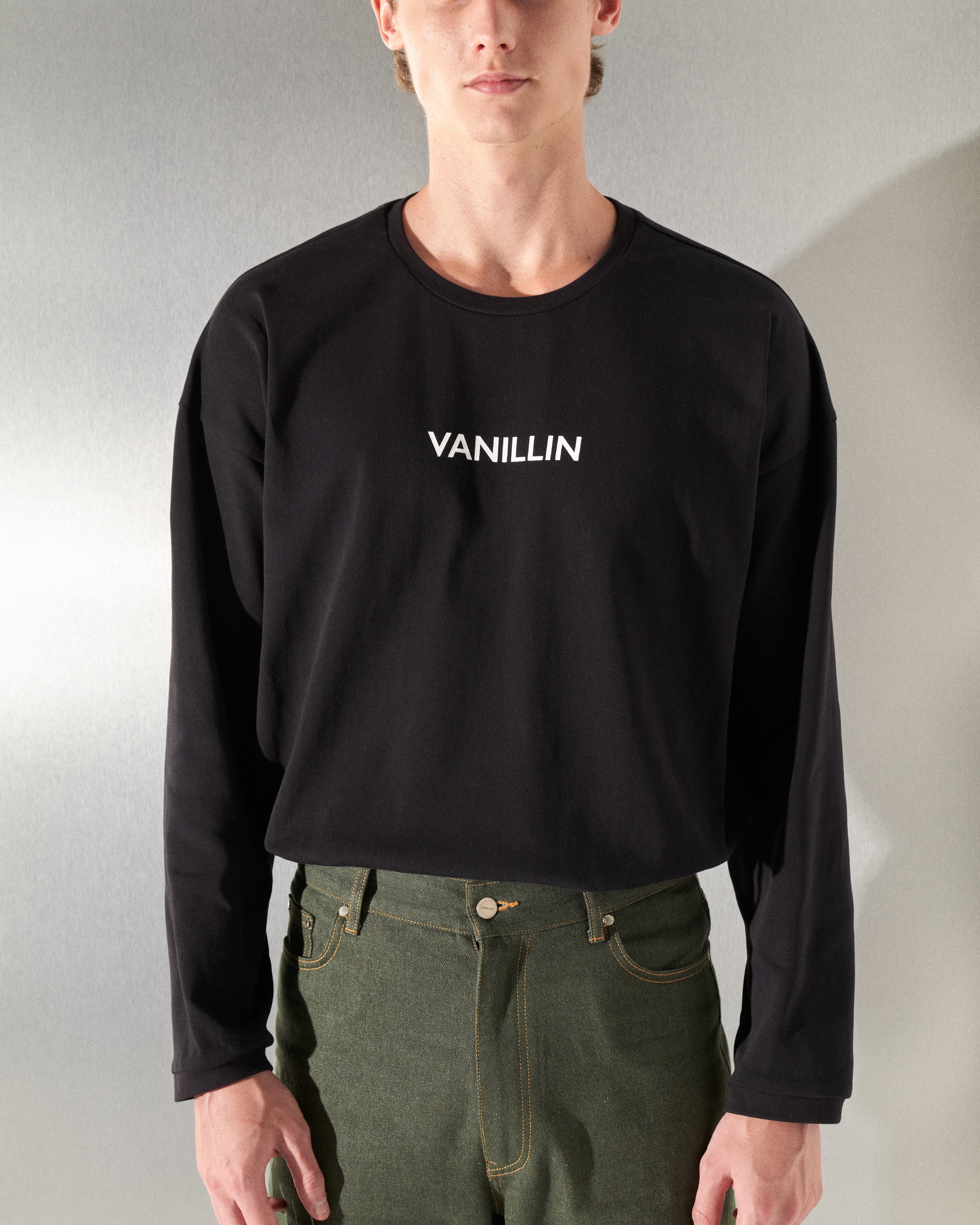 AW23-32