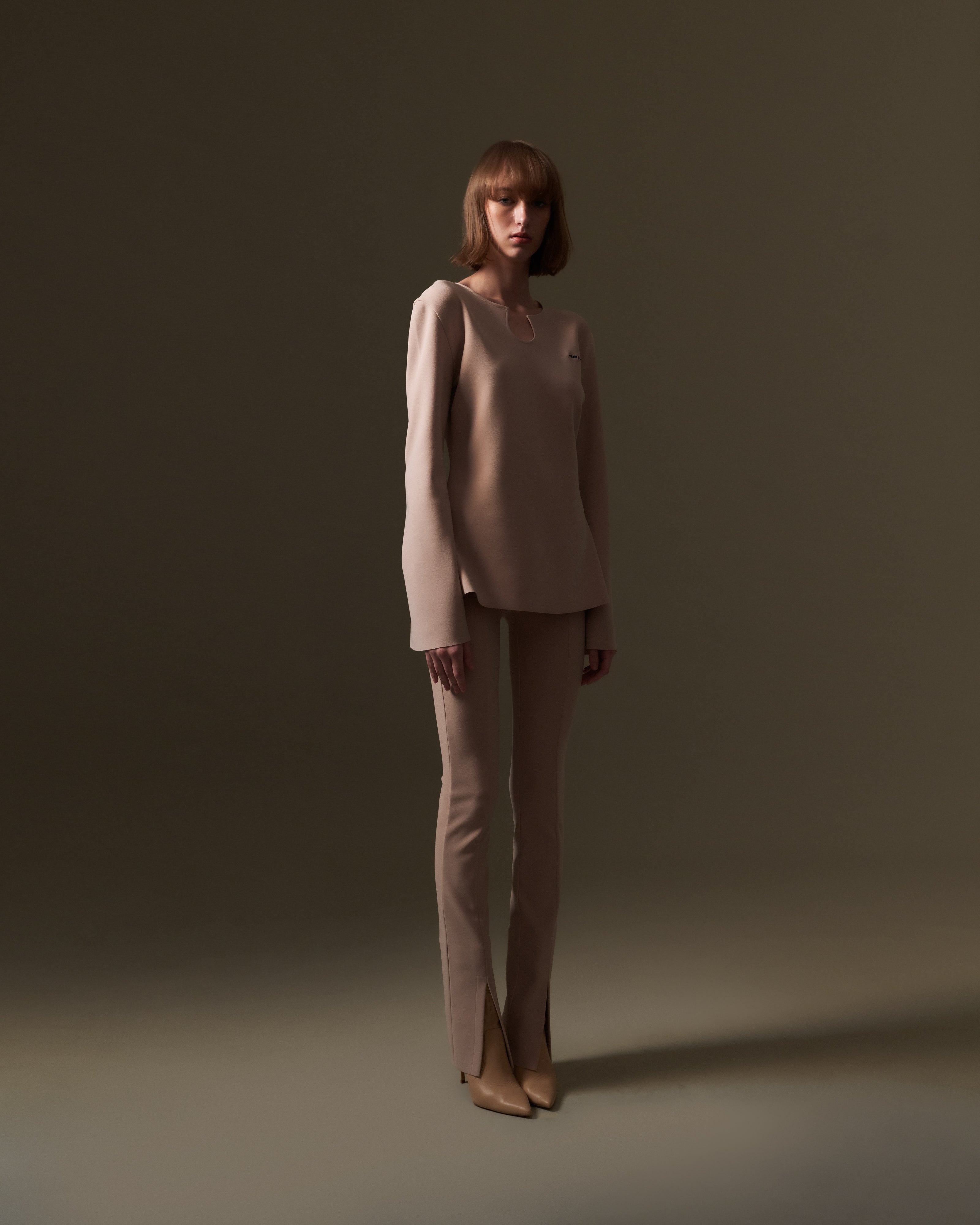 AW21-21 TOP