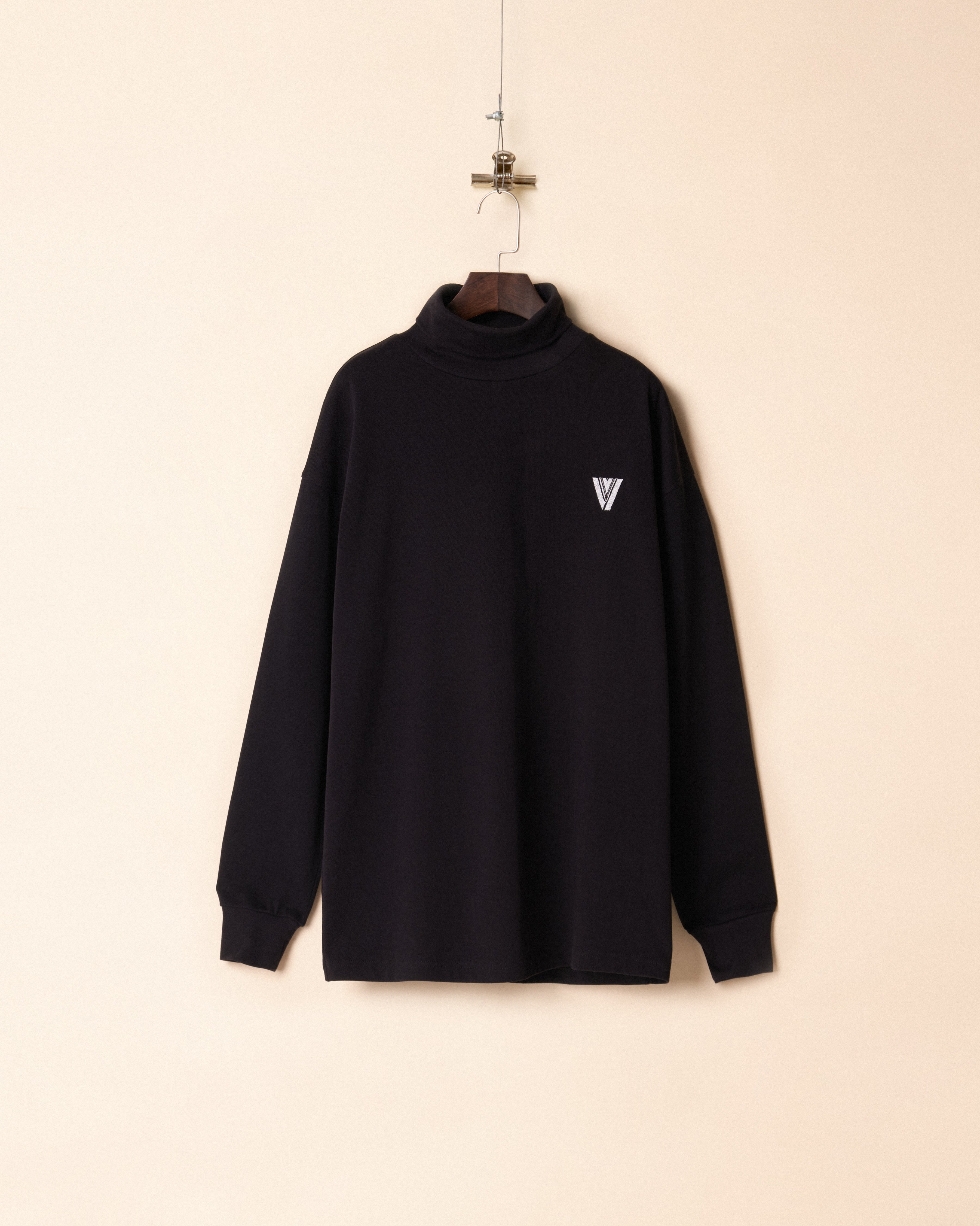 AW23-33