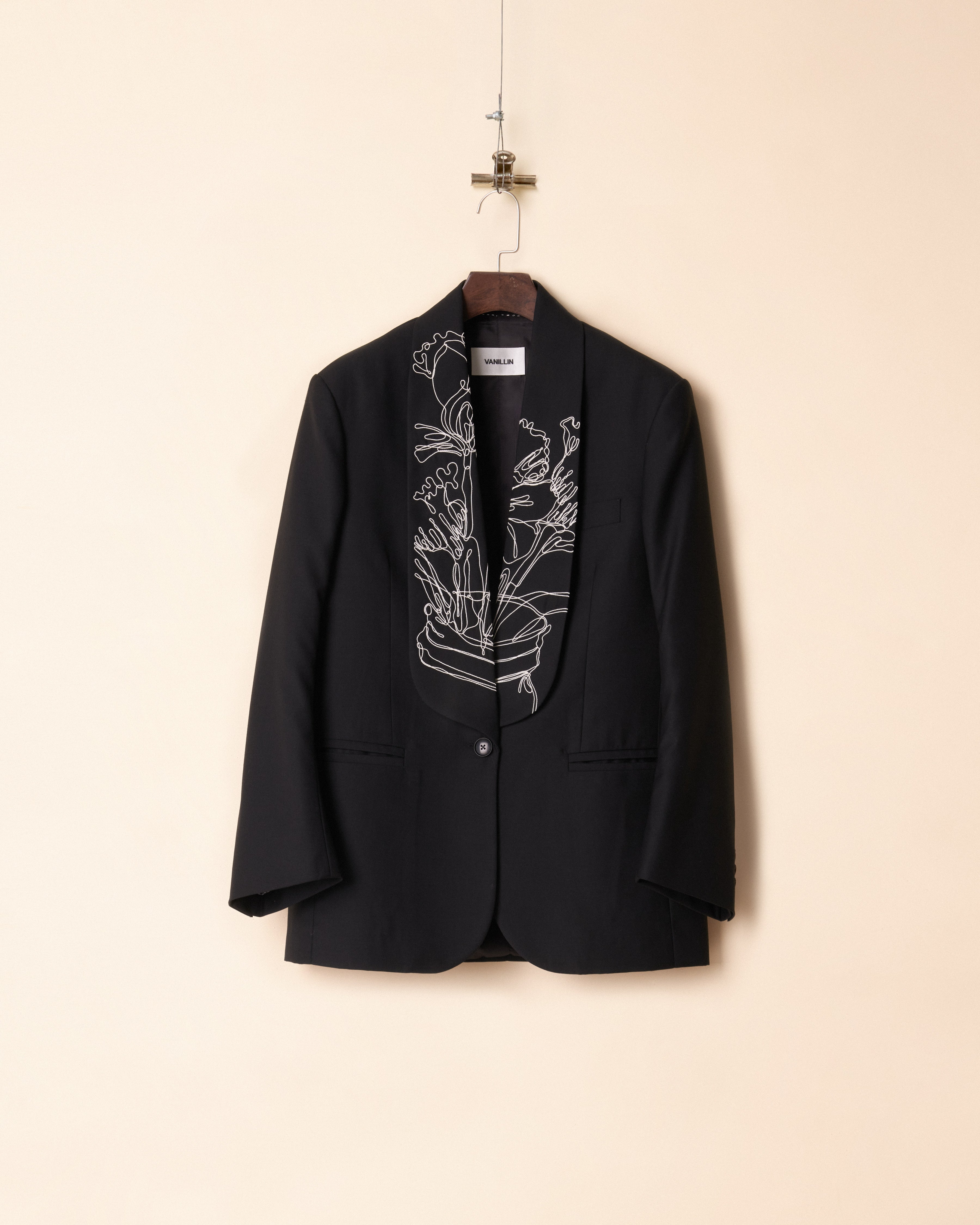 AW23-CLS-01