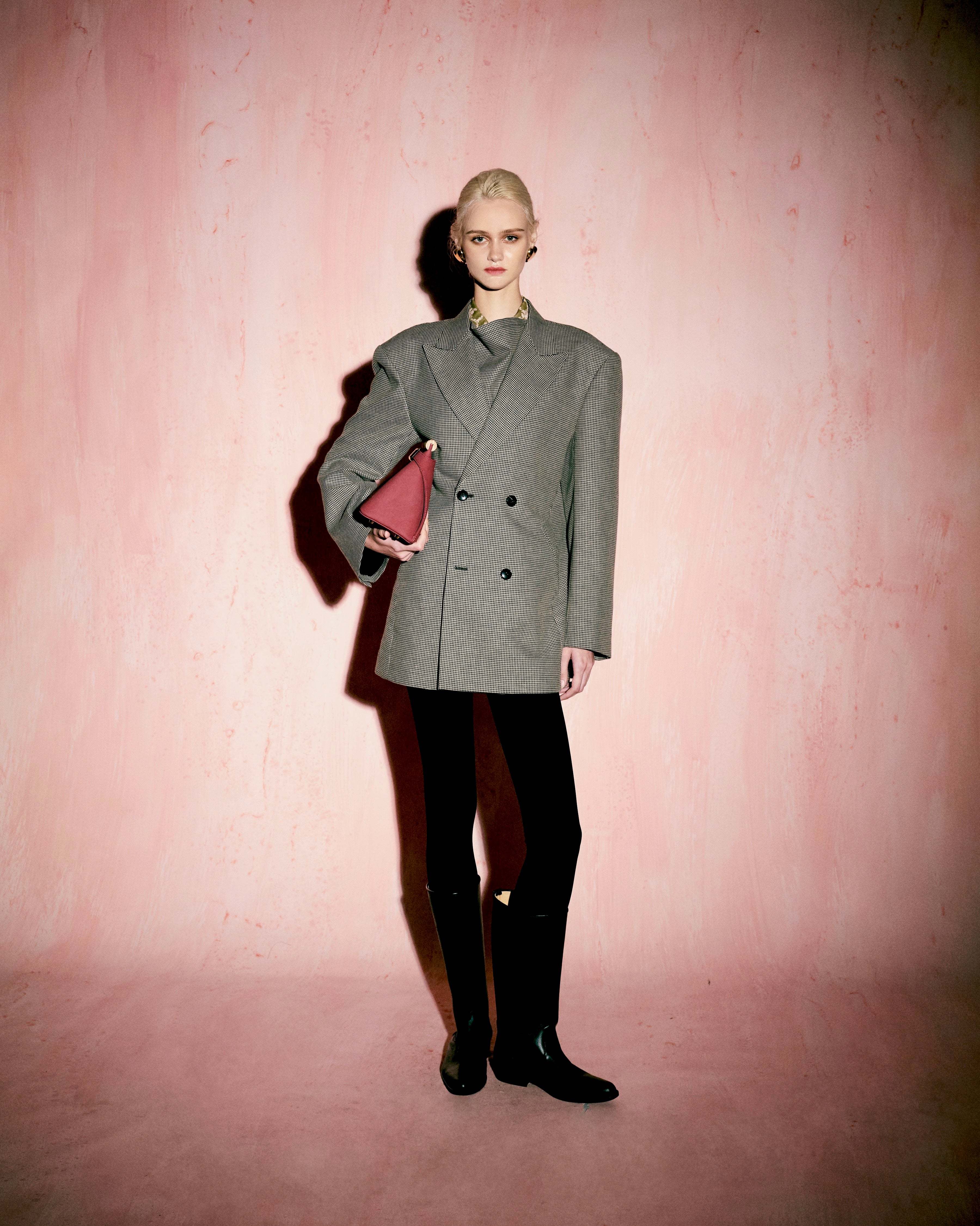 AW25-CLS-01