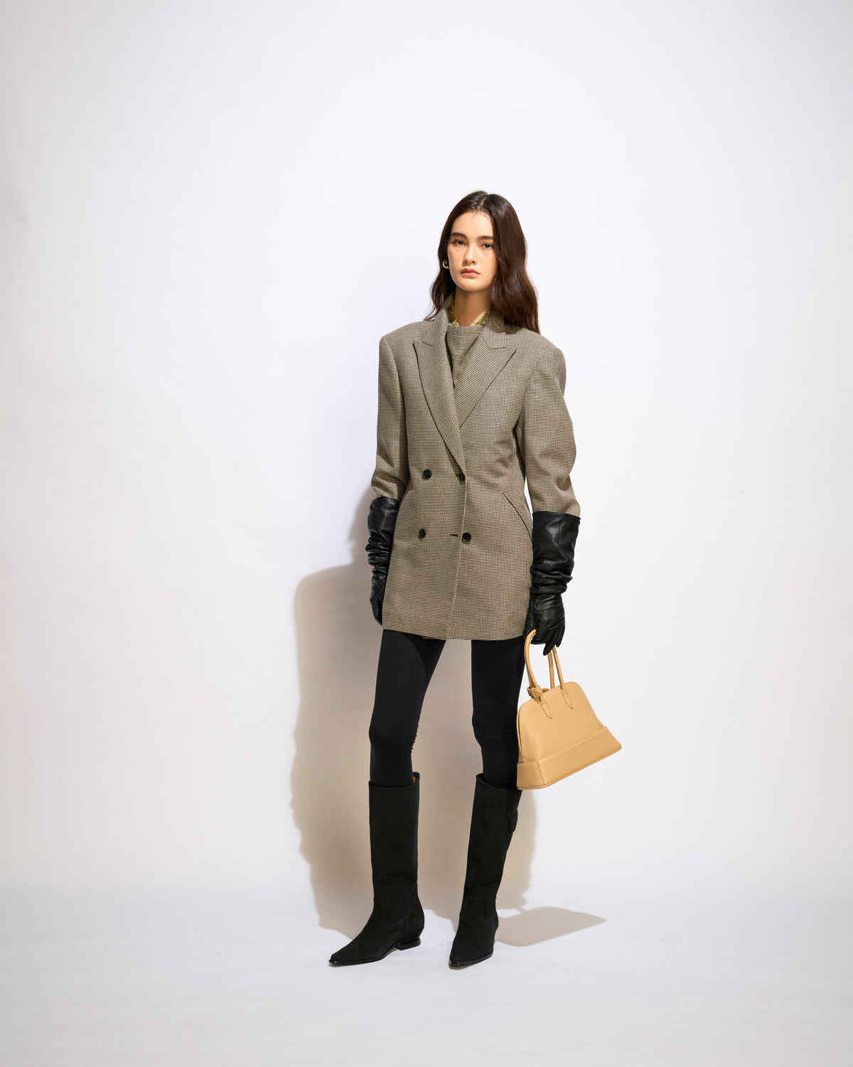 AW25-CLS-01