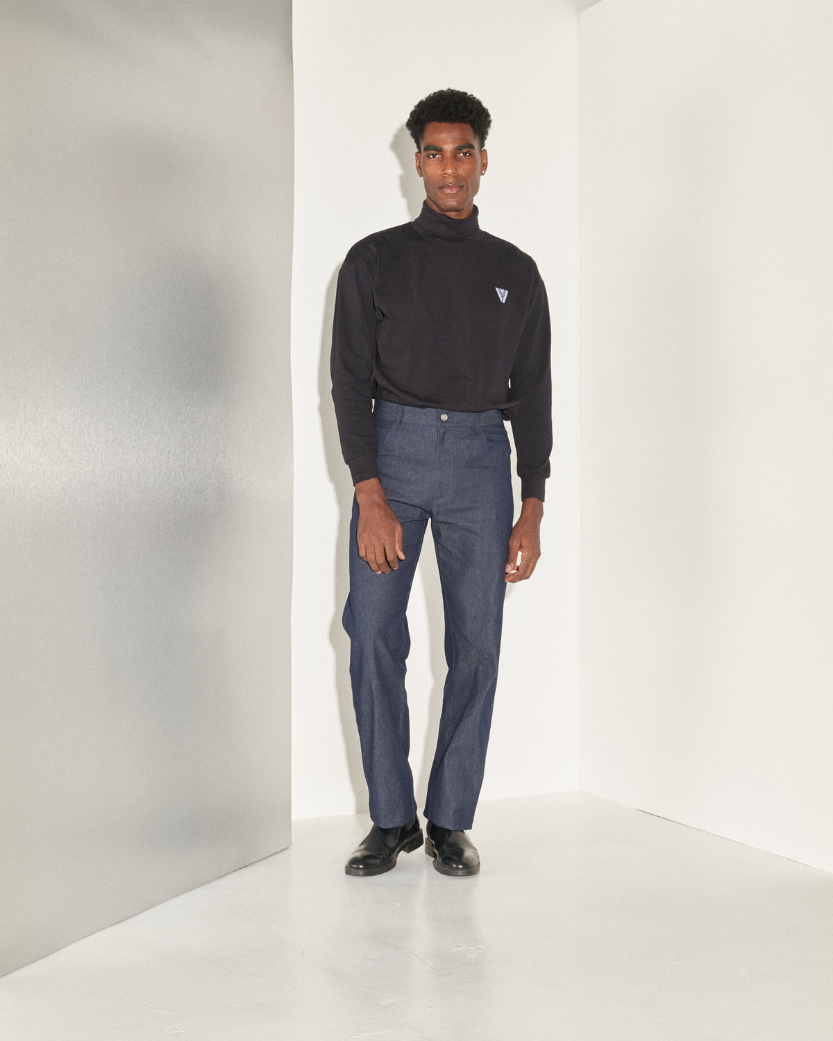 AW23-33