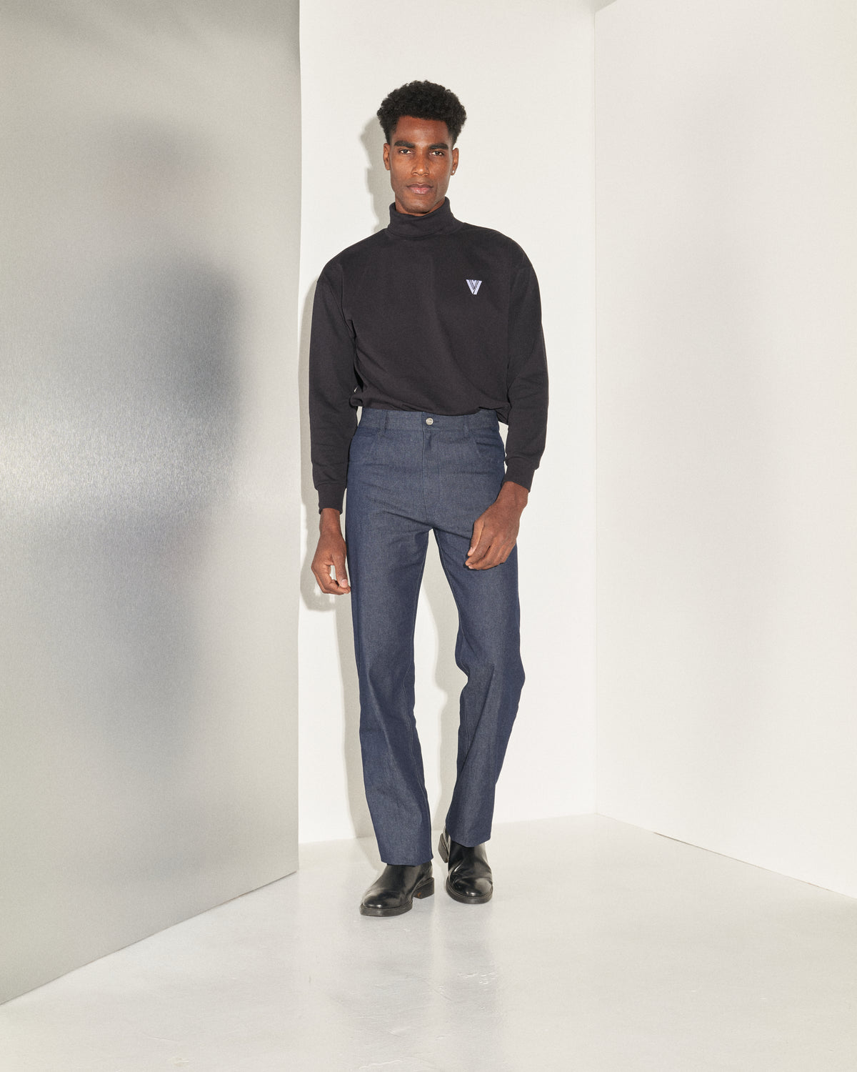AW23-33