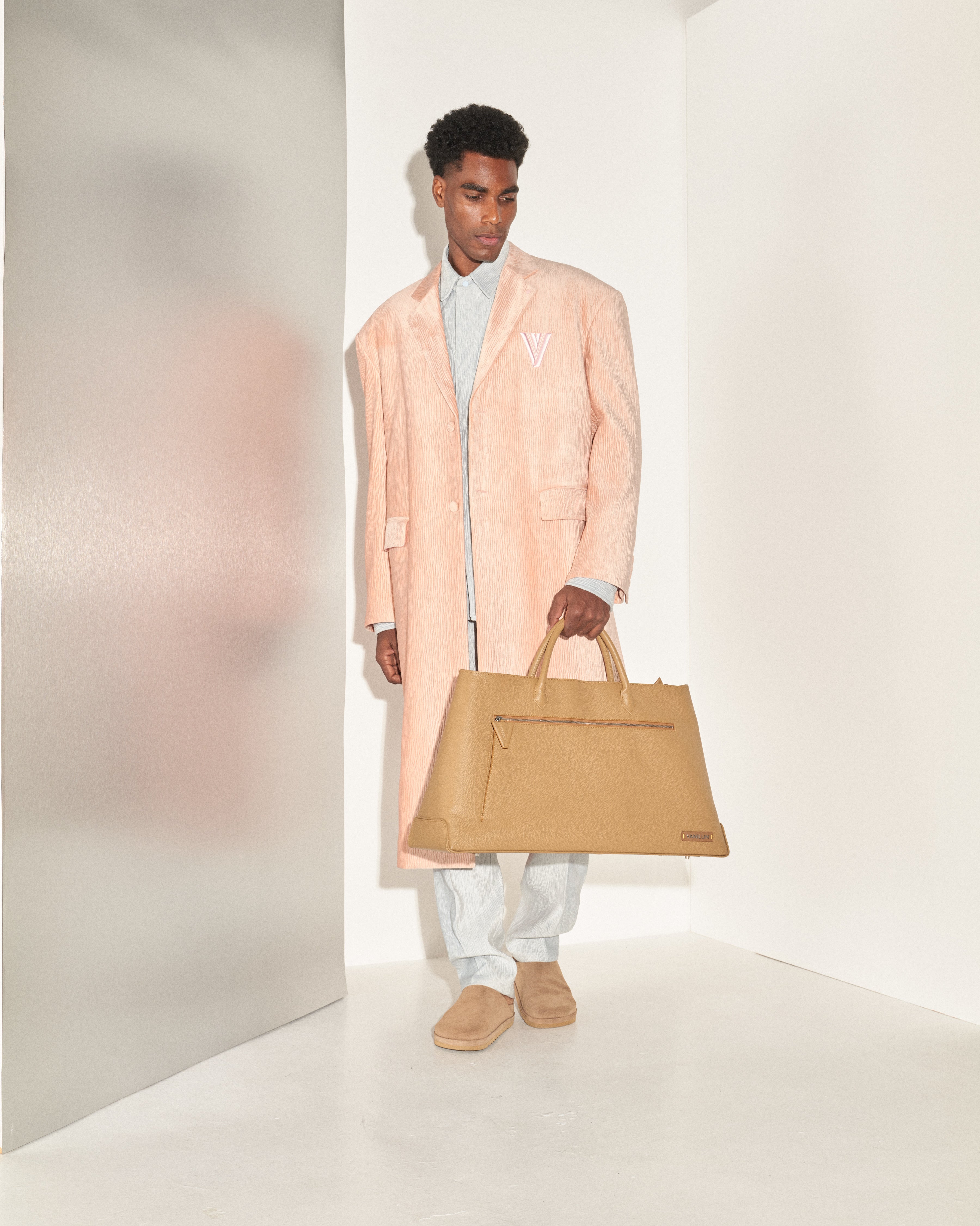 AW23-CLS-40