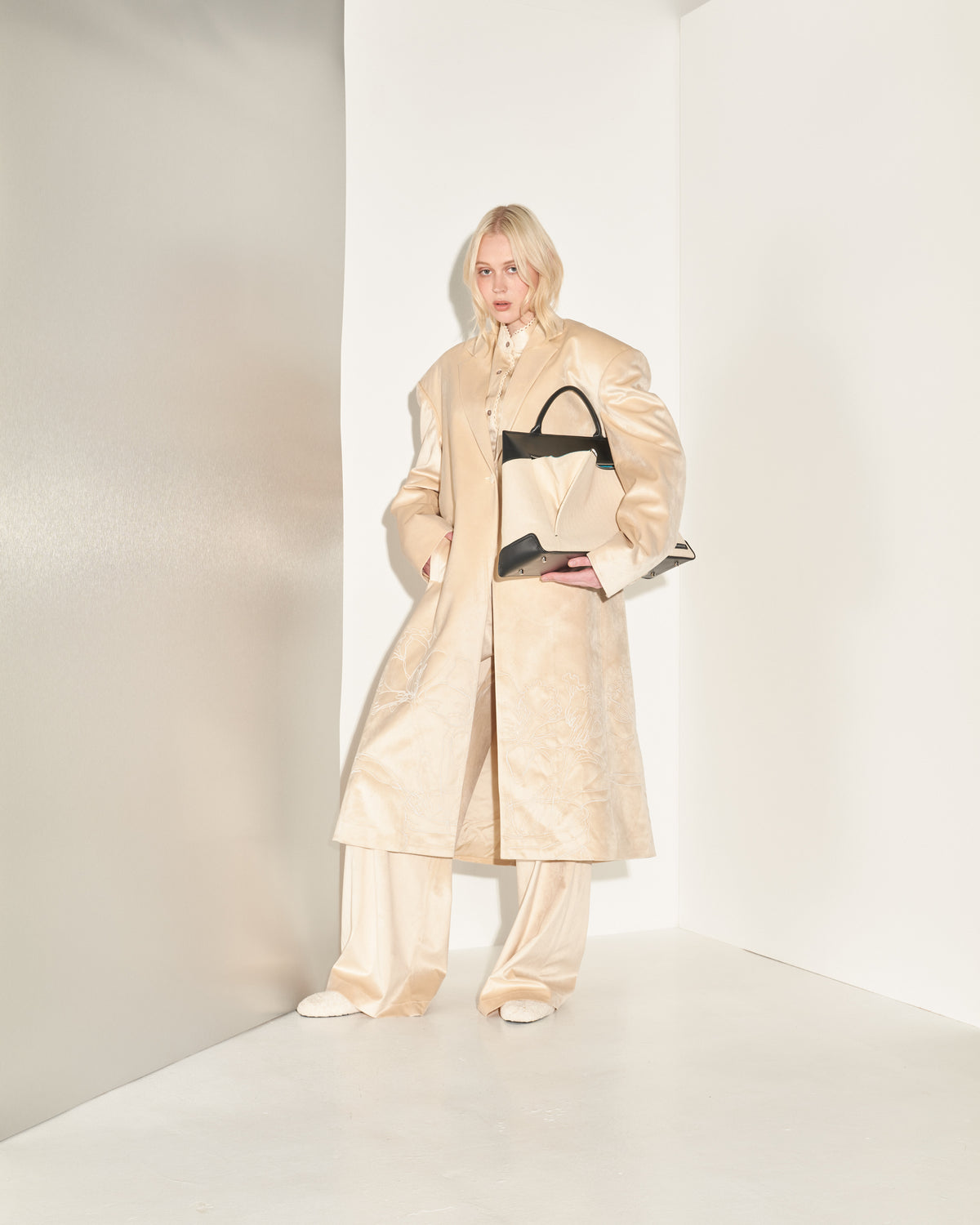 AW23-CLS-09