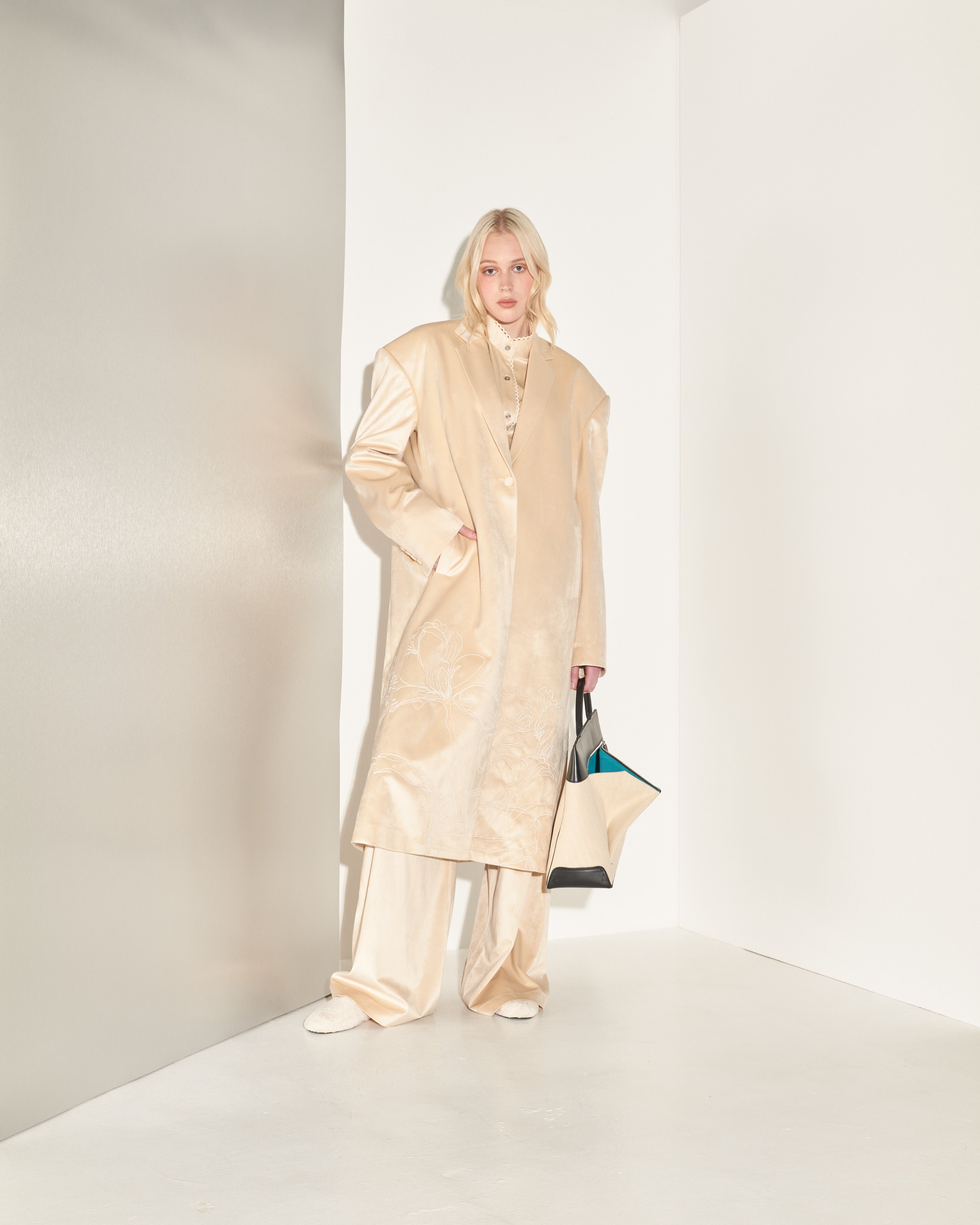 AW23-CLS-09