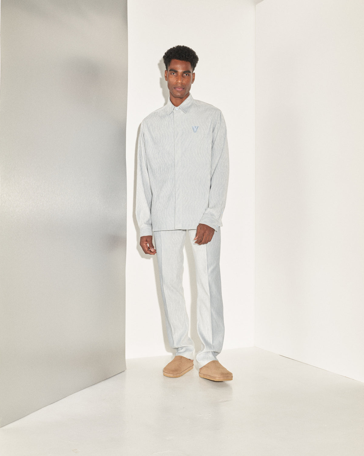 AW23-40