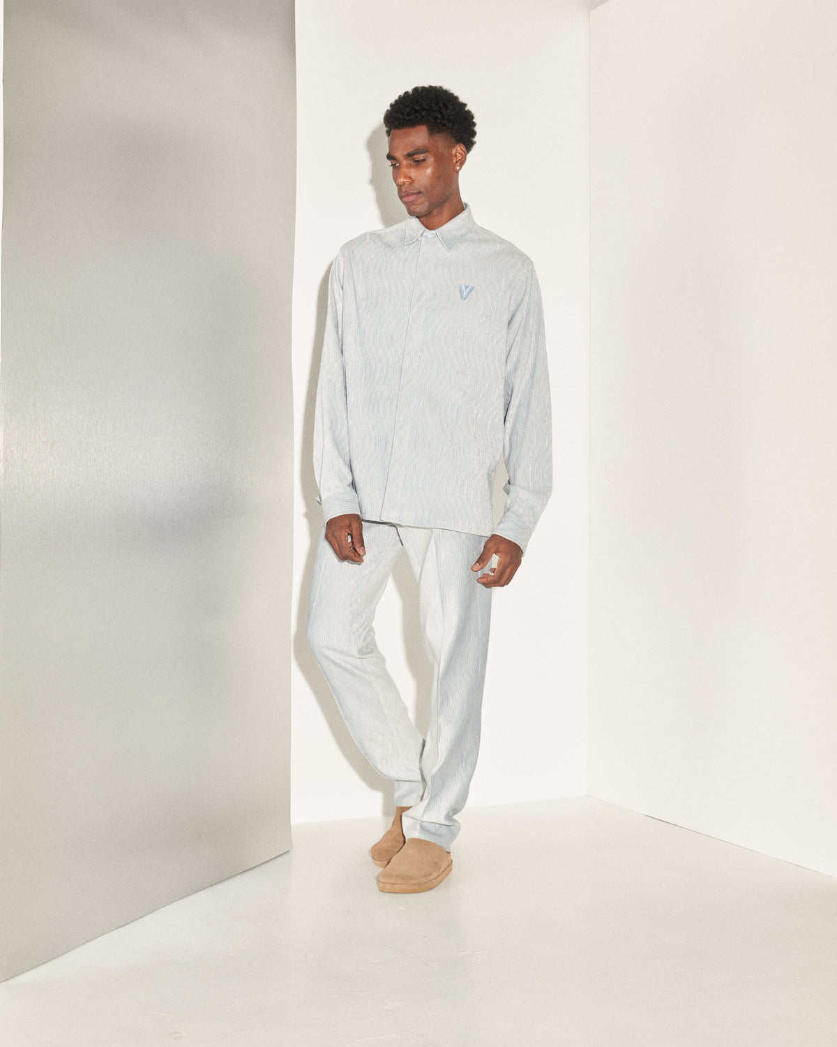 AW23-40