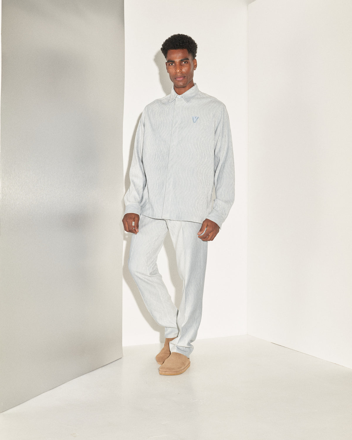 AW23-40/1
