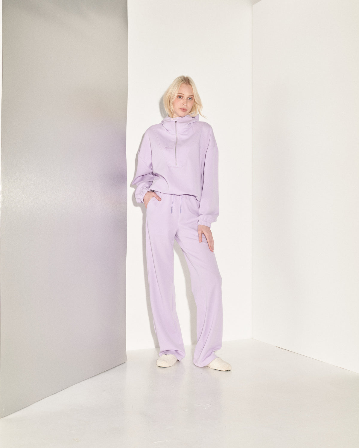 AW23-26
