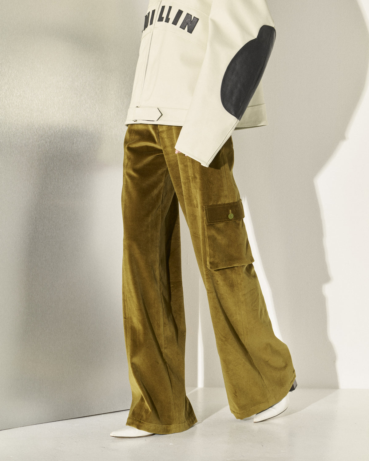 AW23-18/1