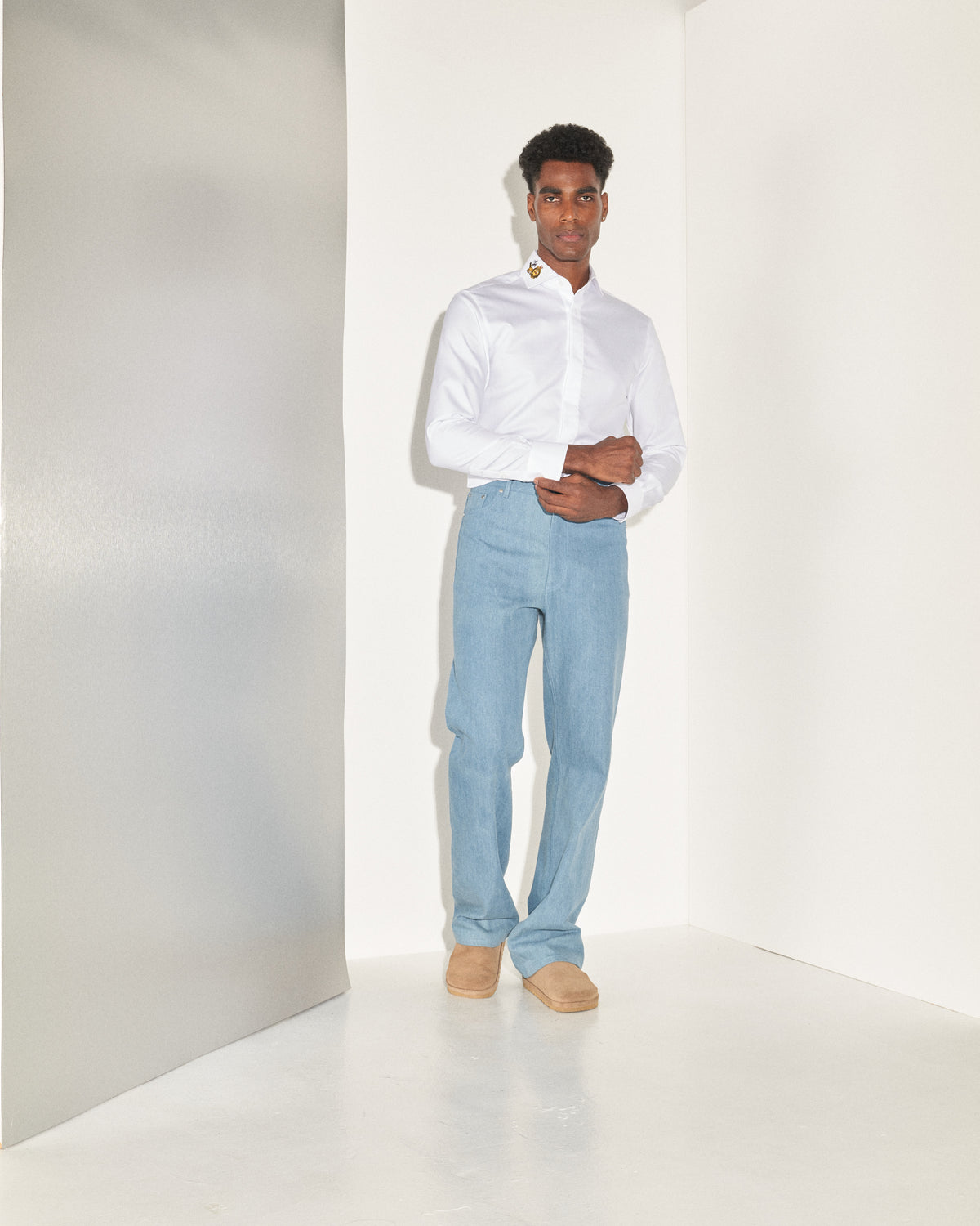 AW23-35