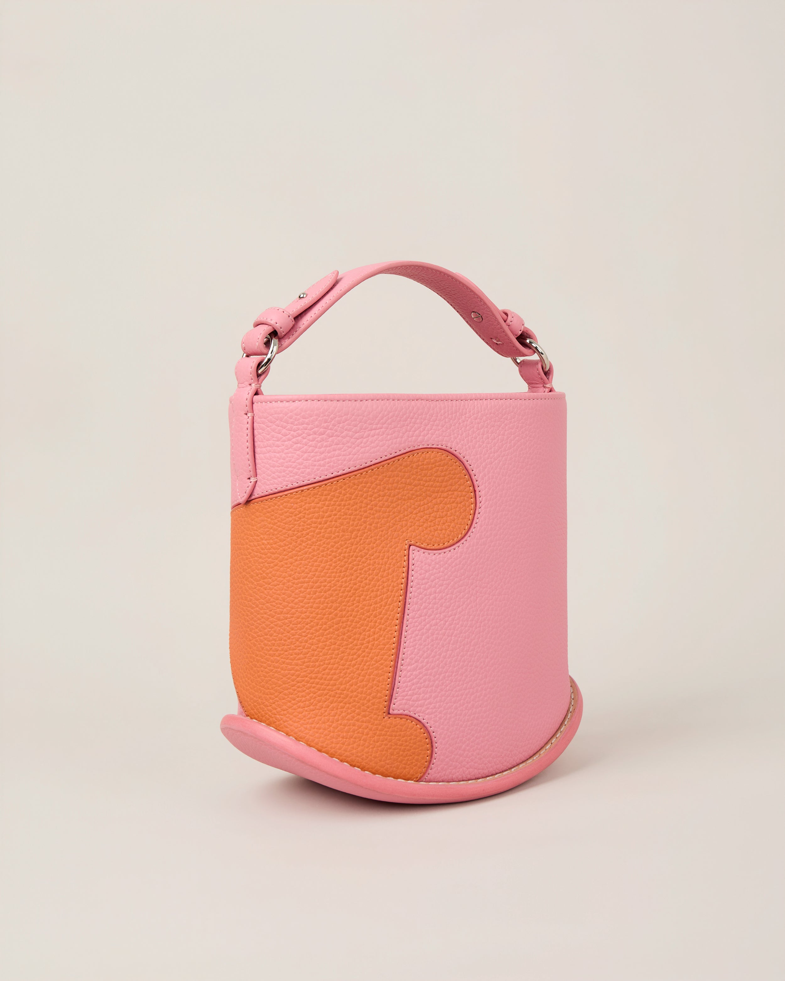 BUCKET BAG