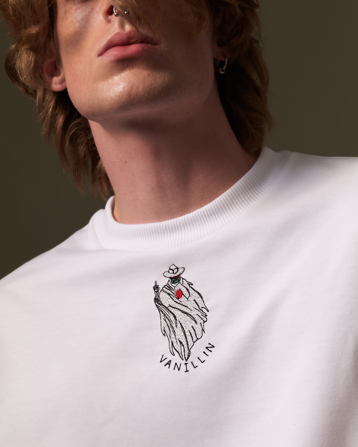 AW21-000-4 T-SHIRT