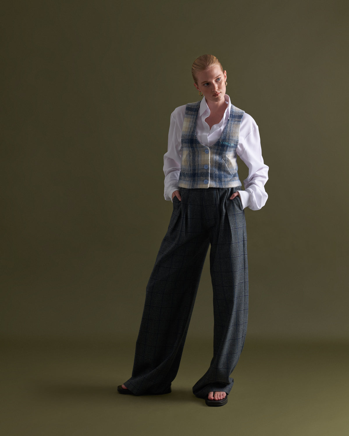 RS22-05/2 VEST